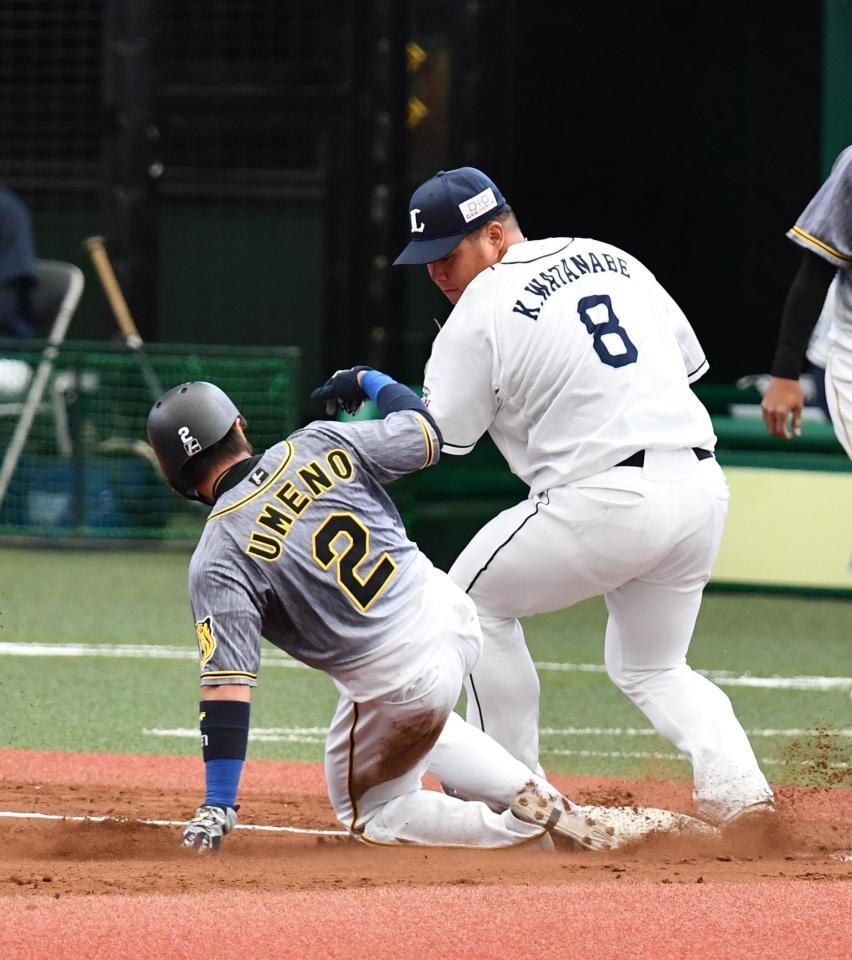 　２回、三盗を決める梅野（２）＝撮影・高石航平