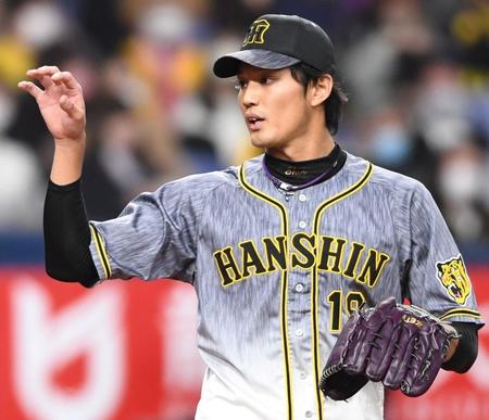 　１回、右手親指付近から血がにじむ藤浪（撮影・田中太一）