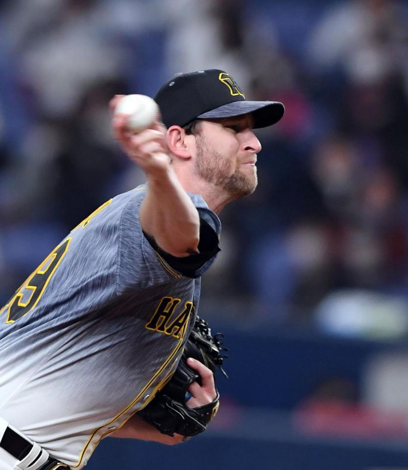 　先発し力投する阪神ジョー・ガンケル（撮影・山口登）