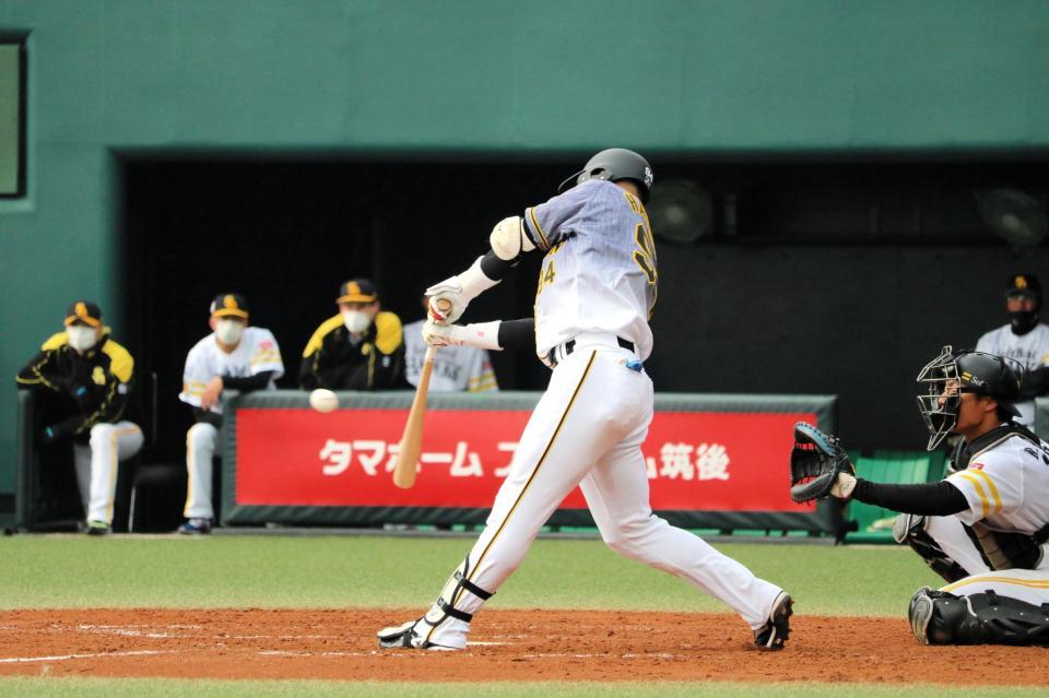 ３試合連続で「５番・ＤＨ」で先発出場した原口