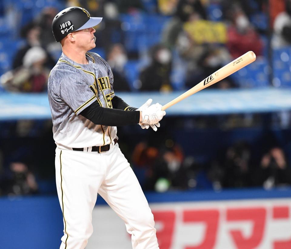 　８回、勝ち越しソロを放サンズ　（撮影・高石航平）