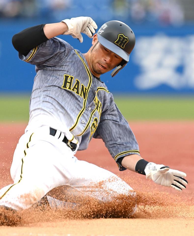 　９回、代走で三盗を決める江越（撮影・飯室逸平）