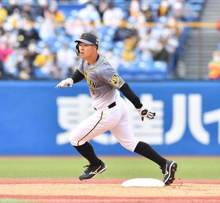 　７回、二盗を決める佐藤輝