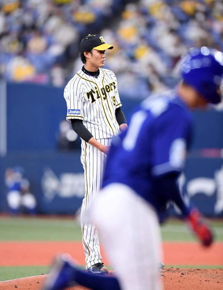 ２回、阪神・藤浪は自らのボークで先制を許す＝京セラドーム大阪（撮影・山口登）