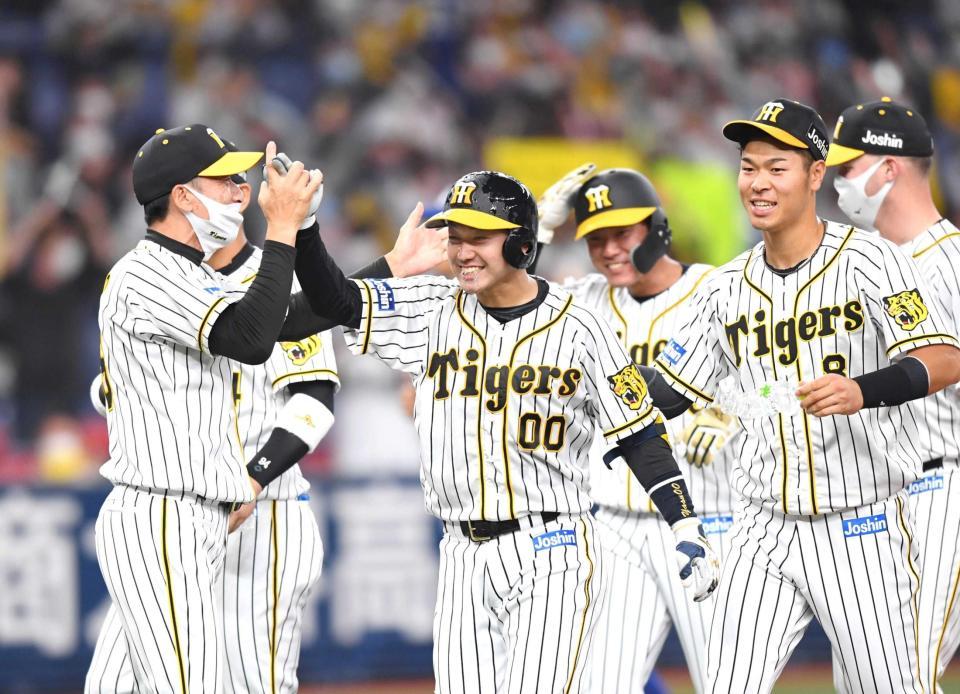 阪神・矢野監督 代打攻勢!近本にも!サヨナラ生んだ執念の采配 阪神・矢野監督 代打攻勢!近本にも!サヨナラ生んだ執念の采配