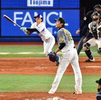 　７回、関根に２ランを許す藤浪（撮影・高石航平）