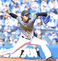 　１回、力投する阪神先発の青柳