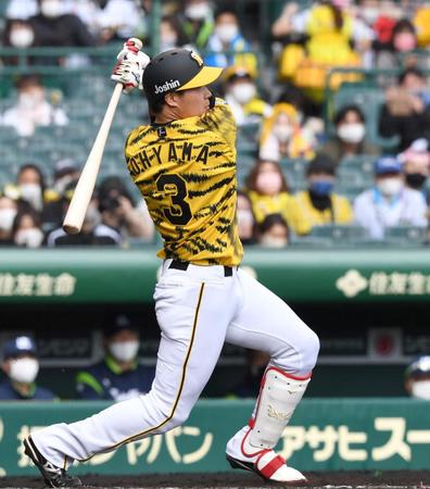 　３回、２点適時打を放つ大山（撮影・北村雅宏）