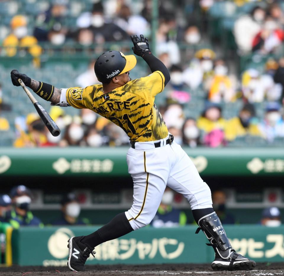 ４回、２ランを放つマルテ（撮影・北村雅宏）