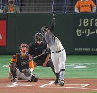 　１回、先制ソロを放つマルテ