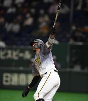 　１回、ソロを放つマルテ（撮影・田中太一）