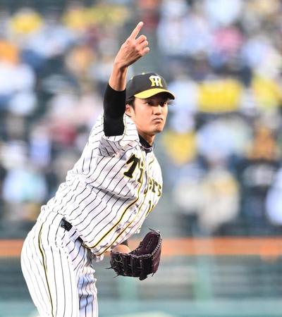 １回、スイングをアピールする阪神・藤浪晋太郎＝甲子園（撮影・飯室逸平）