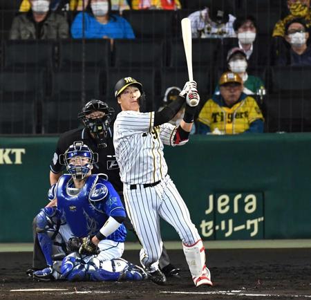 　４回、ソロを放つ大山