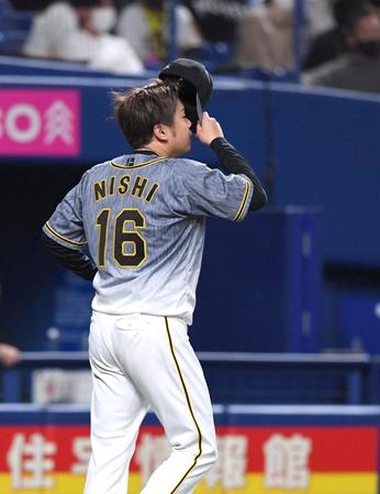 ７回、中日・木下拓に勝ち越しとなる適時打を浴びた阪神・西勇＝バンテリンドームナゴヤ（撮影・北村雅宏）