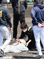 ２回、死球を受けた長坂（代表撮影）