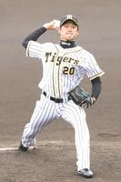 投球する中田（代表撮影）