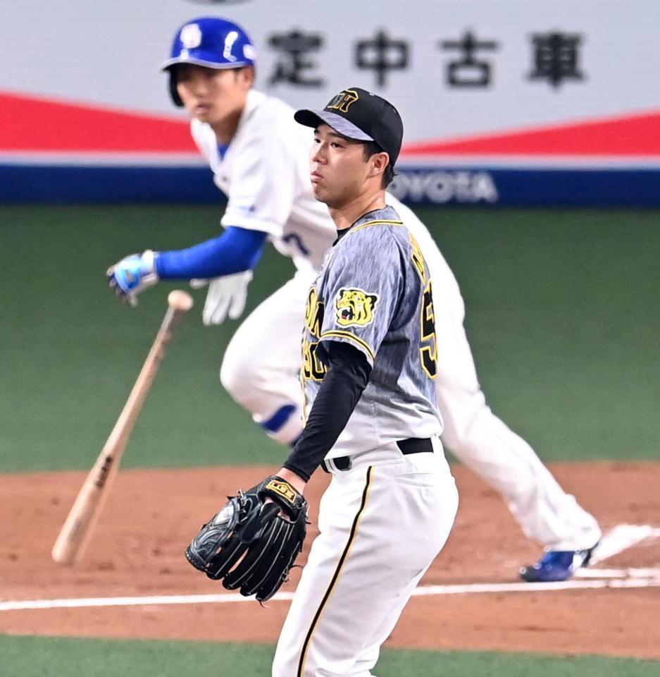 　２回、根尾にタイムリーを打たれる青柳（撮影・飯室逸平）