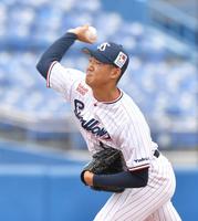 　先発し力投する奥川（撮影・西岡正）