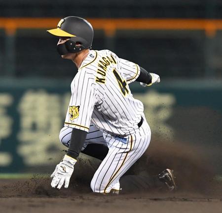 ７回、二盗に成功する熊谷（撮影・北村雅宏）