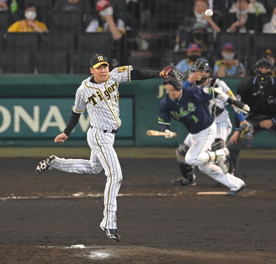 　５回、山田に適時打を浴びる西勇（撮影・高部洋祐）