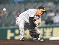 　２回、青木の打球にグラブを出すも内野安打にする西勇