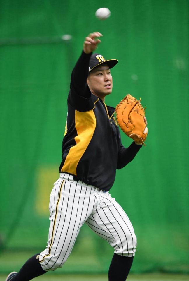 　登録を抹消された阪神・糸原（撮影・田中太一）