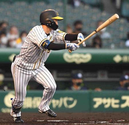 　１回、中前打を放つ近本