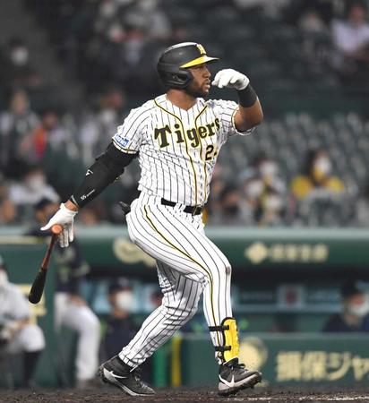 　１号ソロを放つロハス