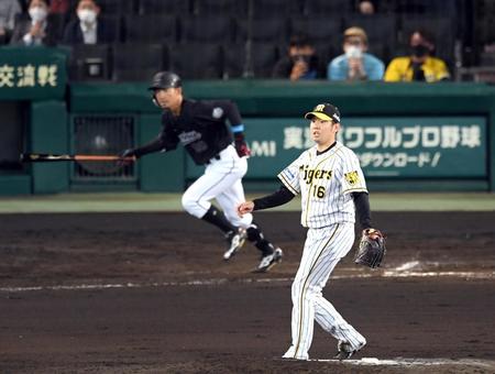 　７回、西勇は鳥谷に適時打を許す（撮影・山口登）