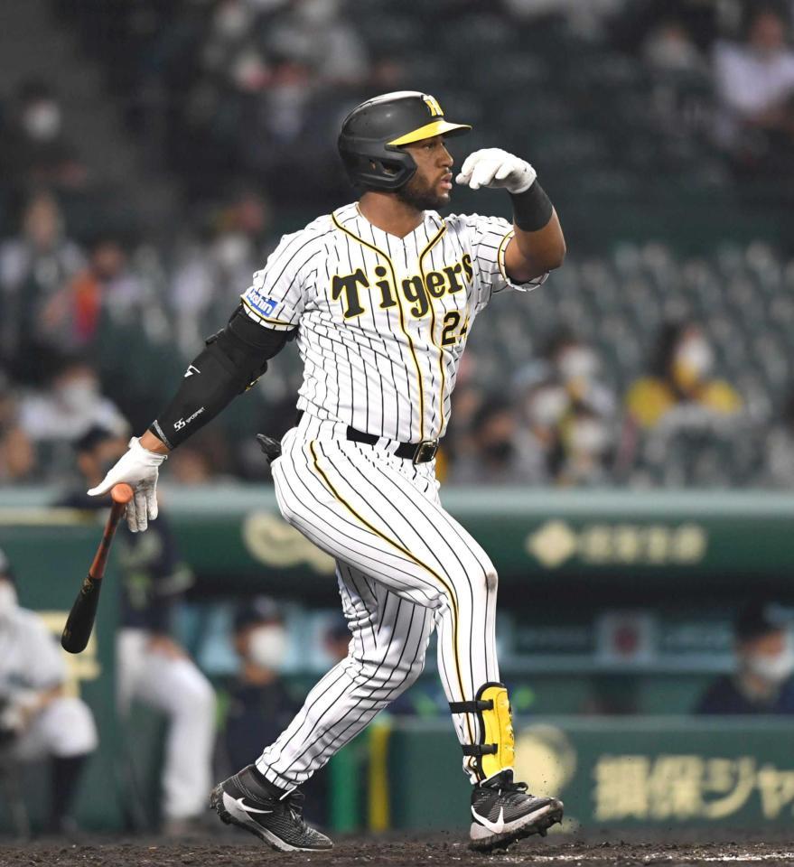 　１号ソロを放つロハス