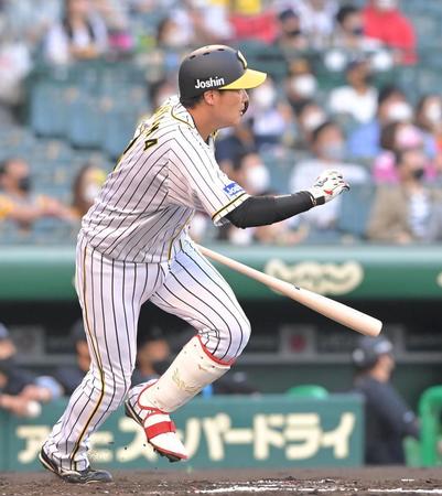 　１回、左前打を放つ大山