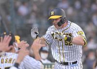 　３回、ソロを放ち、「ハッピーハンズ」で生還するサンズ