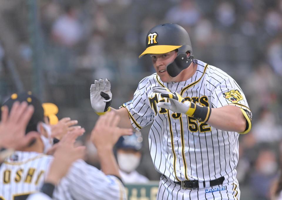 　３回、ソロを放ち、「ハッピーハンズ」で生還するサンズ