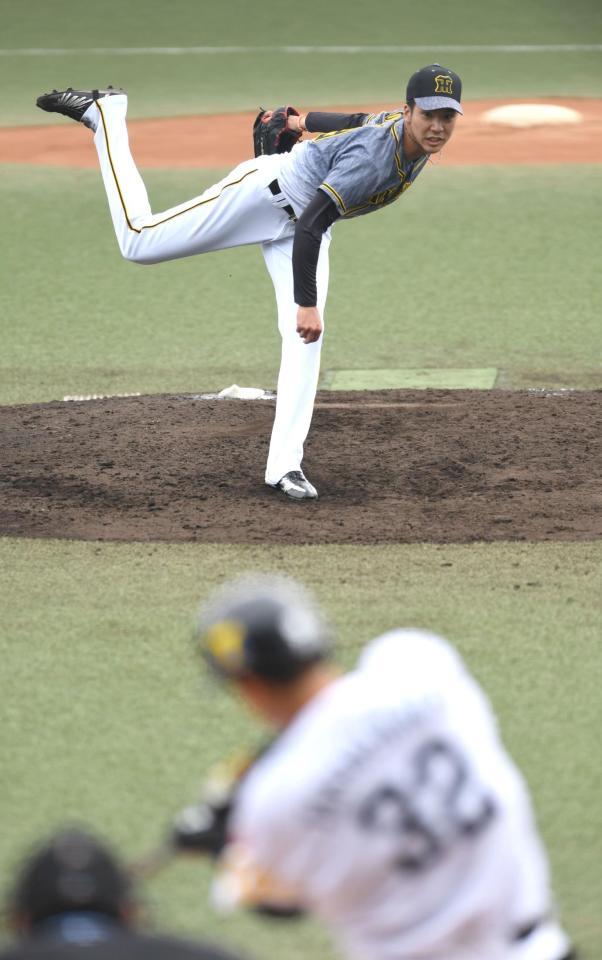 ソフトバンク打線相手に力投する阪神・小野泰己＝タマホームスタジアム筑後（撮影・北村雅宏）