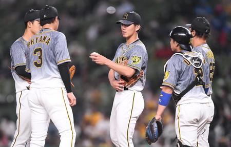 　６回、降板する伊藤将