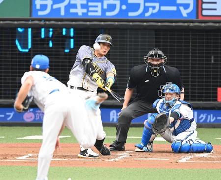 　２回、先制２ランを放つ糸井