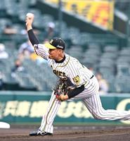 　先発し力投する秋山（撮影・山口登）