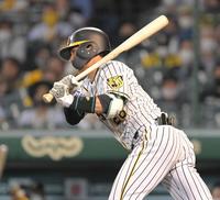 ５回、適時打を放つ北條（撮影・高部洋祐）