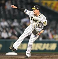 先発し力投する秋山（撮影・山口登）