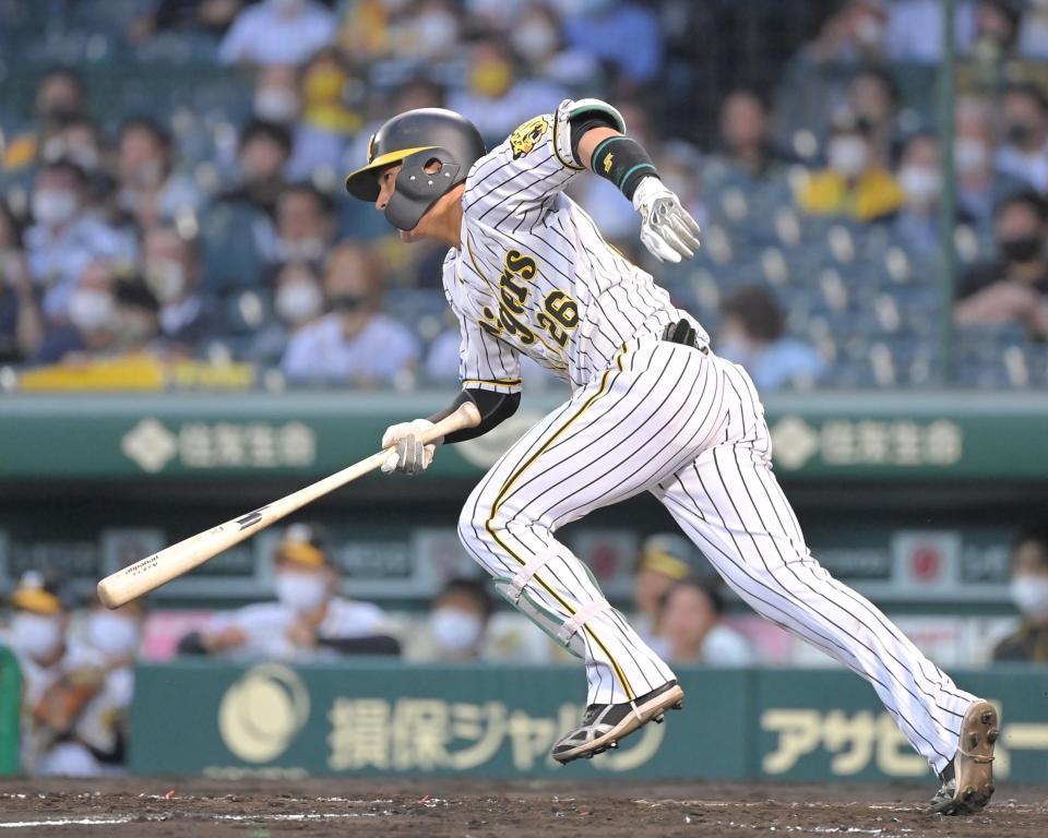 ３回、左前に先制適時打を放つ北條（撮影・高部洋祐）