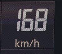 藤浪の投球で１６８キロの表示＝札幌ドーム（撮影・飯室逸平）