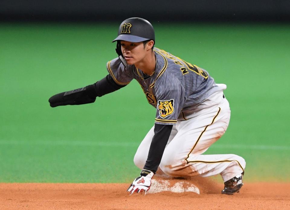 　１回、二盗を決める中野