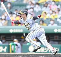 　１回、中前打を放つ中野