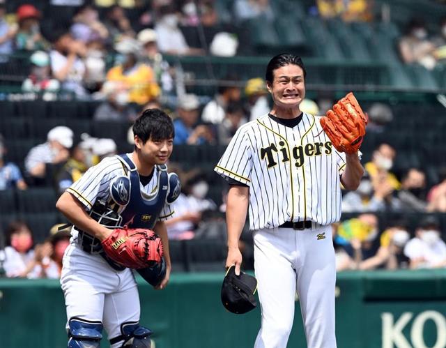 ティモンディ高岸が雄たけび始球式 １３９キロに甲子園沸く やればできる 阪神タイガース デイリースポーツ Online