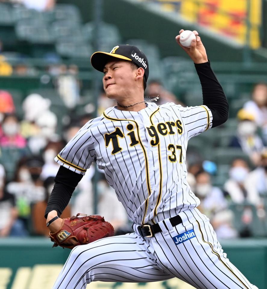 ７回、力投する及川（撮影・山口登）