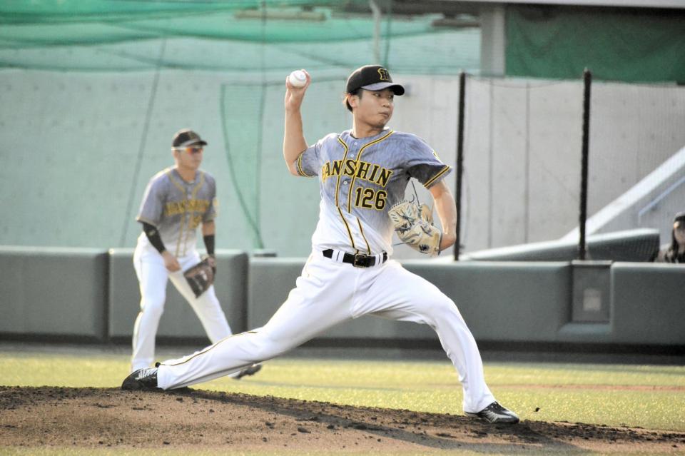 力投する先発の牧