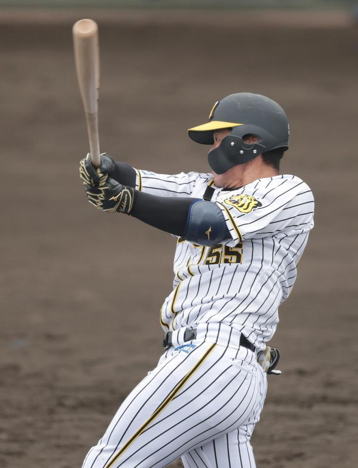 １回、３点本塁打を放つ陽川（代表撮影）