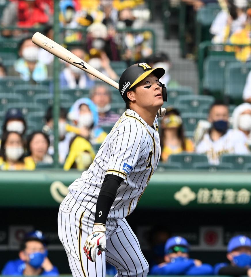 ５回、阪神・大山は一飛に倒れる（撮影・山口登）