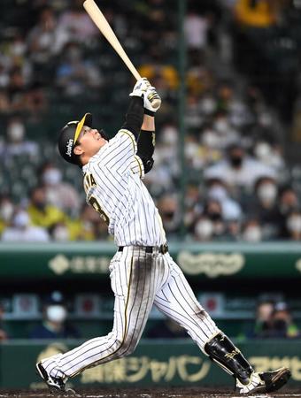 　６回、一邪飛に倒れる大山