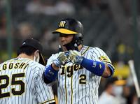 　６回、梅野は先制ソロを放ち生還する